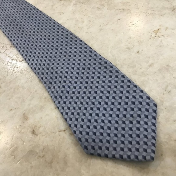 BILL BLASS SILK TIE - Picture 3 of 9